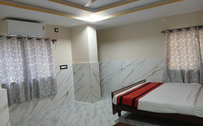 OMSHANTI GUEST HOUSE 