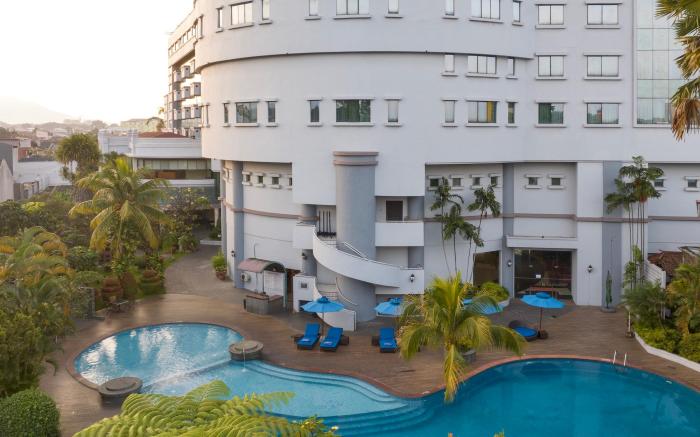 ARTOTEL Suites Aquila - Bandung