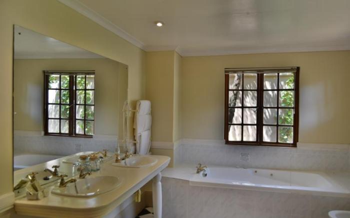 Old Halliwell Country Inn B and B