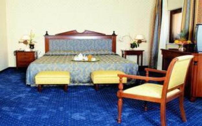 Hotel Federico II Central Palace