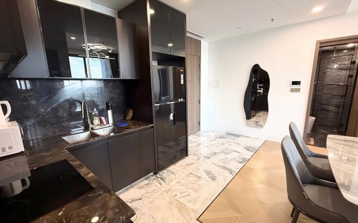 Lumiere 1BR - 5 Star Luxury Stay | Free Gym & Pool