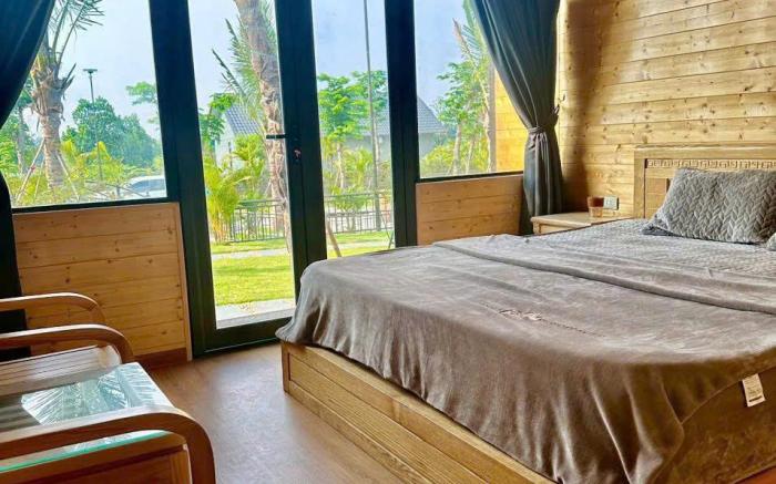 Yellow Homestay