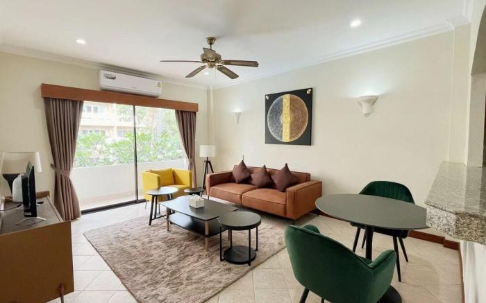 1 Bed - 1 living Beachside |  Pool | Kitchen  204