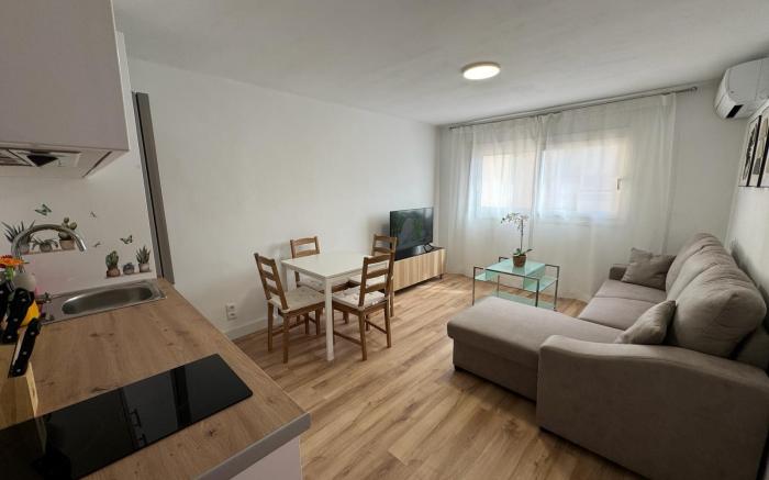 Cozy apartment 50 meters from the sea