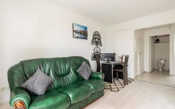 CHEAP STUDIO APPARTMENT
