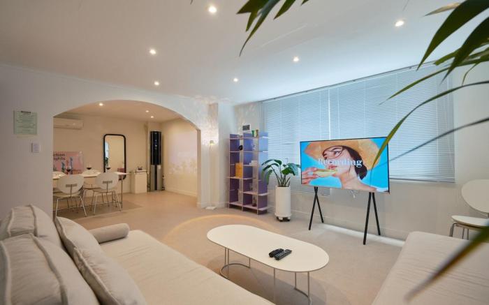 NTMT Stay 302 | Designer's Cozy Stay in Seongsu