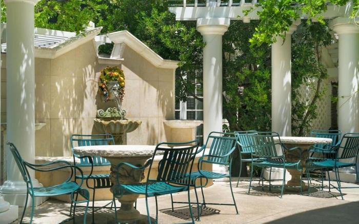 The Bergson, BW Signature Collection