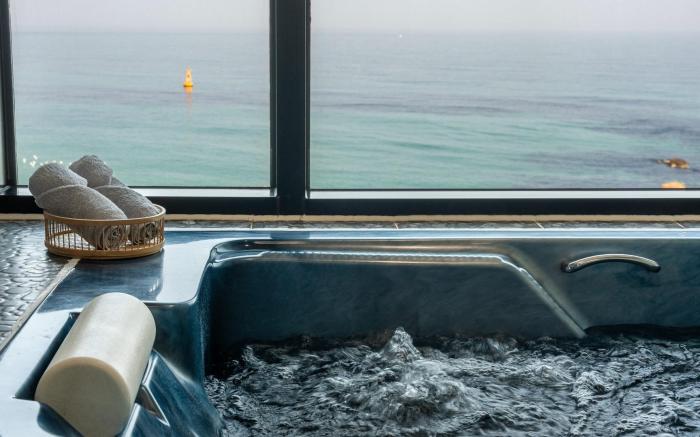 Capella Oceanview Spa Resort – Goseong