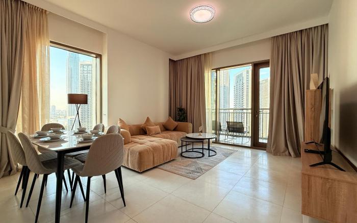 Dancenter Premium 2 Bedroom at Creek Horizon