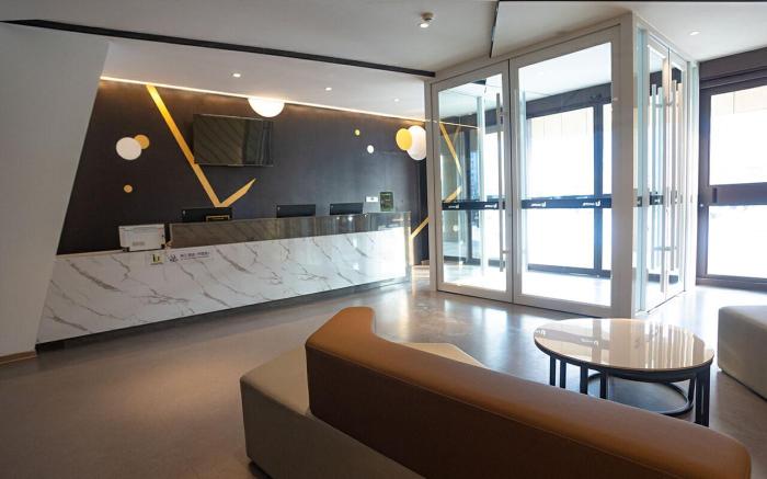 IU Hotel Xingtai Xinhe Zhentang Road