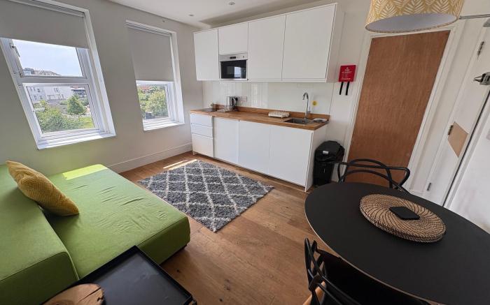 Suite 4 Green Park 