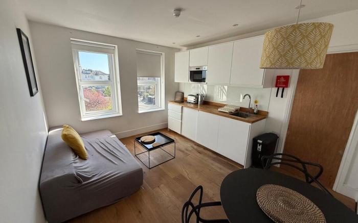 Suite 4 Green Park 
