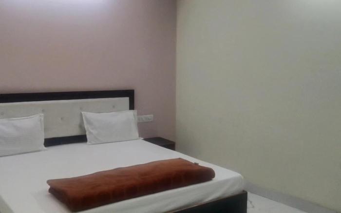 Hotel trilok