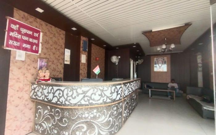 Hotel trilok