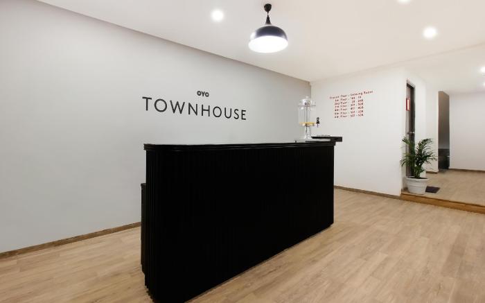 Super Townhouse THE CINCO HOTEL NEAR ESI HOSPITAL ( SR NAGAR)