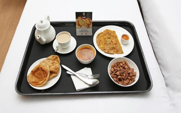 OYO 38116 Hotel Raj Golden