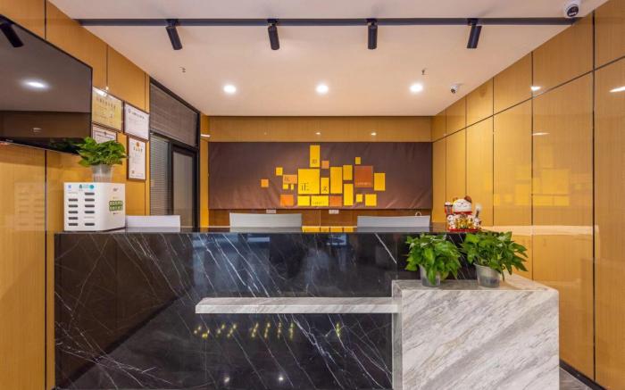 IU Hotel Xining Dashizi Shuijing Lane