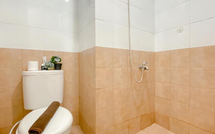 Good Cozy 2BR Green Pramuka City Apt By Travelio