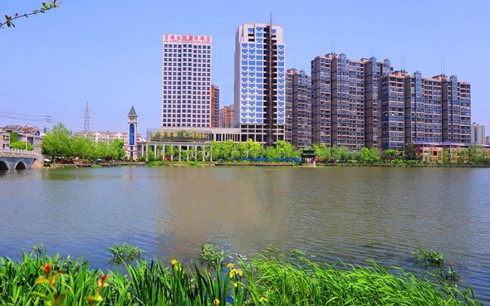 Vienna International Hotel Tianmen Wanda Plaza Donghu