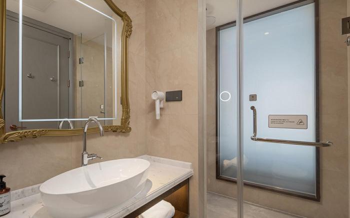 Vienna International Hotel Xuchang East Station Pangdonglai Yunding Beihai Flagship