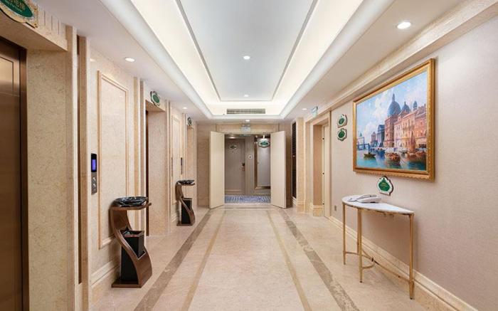 Vienna International Hotel Changsha Yuelu Mountain Riverside University Town