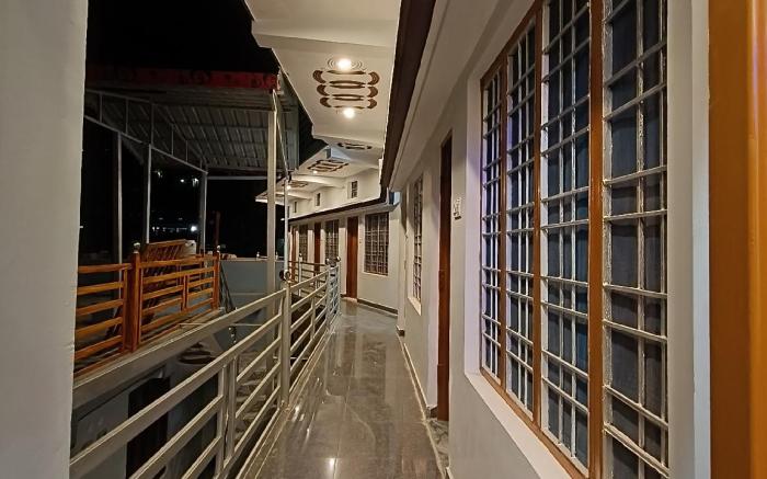 Geetanjali Palace Hotel & Restaurant 