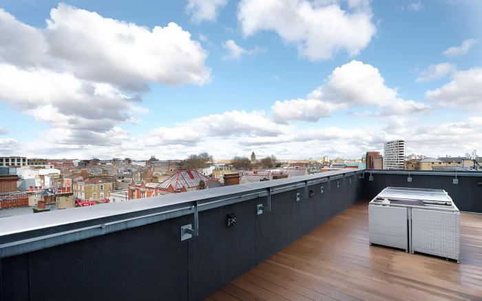 Modern 3 Bed 2 Bath Flat in heart of Dalston