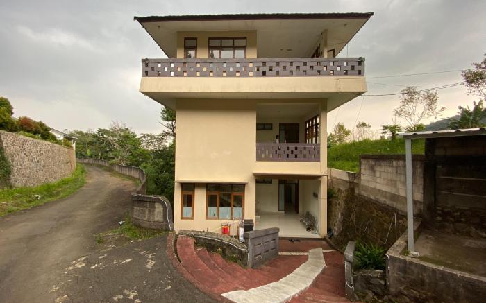 OYO 94582 Villa Beringin Puncak