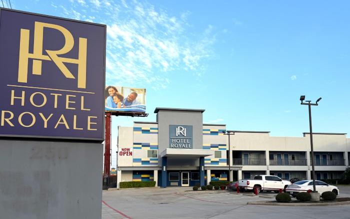 Hotel Royale IAH Airport North Houston I-45