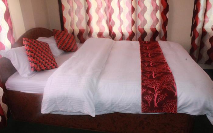 Best Hostel and Ananda Garden Restaurant