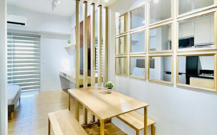* *1 Parisian Charm Hideaway