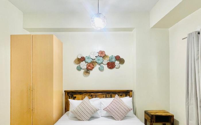 * *34 Retro Chic Studio