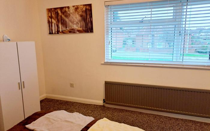 Cozy 2BR Home Pets Welcome  Free Parking  Wifi