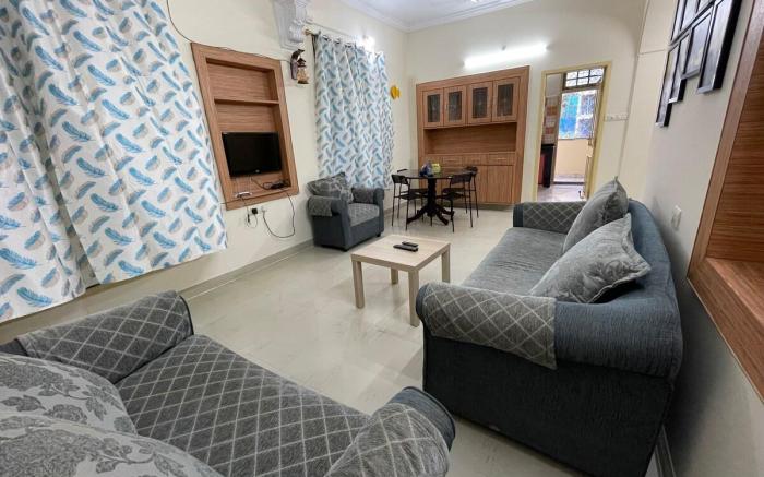 Beautiful 2BR at Hitech City with power backup/AC