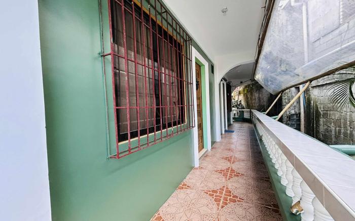 Lazy Daze Hometel Boracay