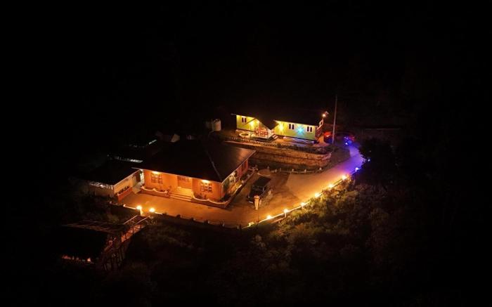 Misty Valley Mudhouse