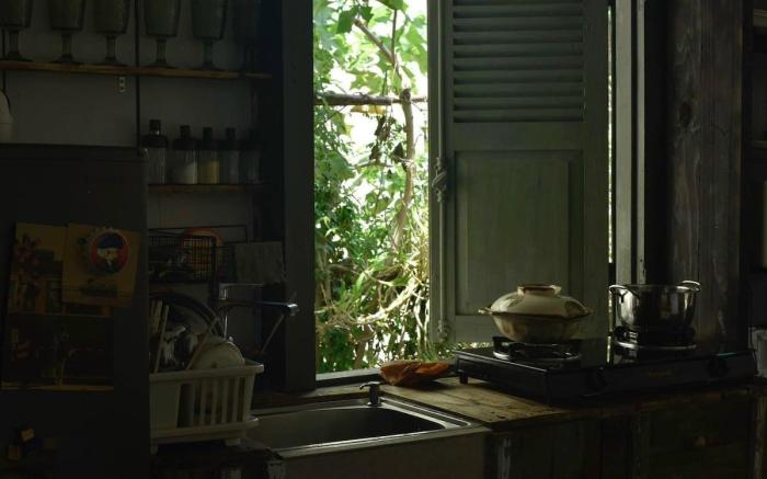 Room in cozy wooden house, private toilet