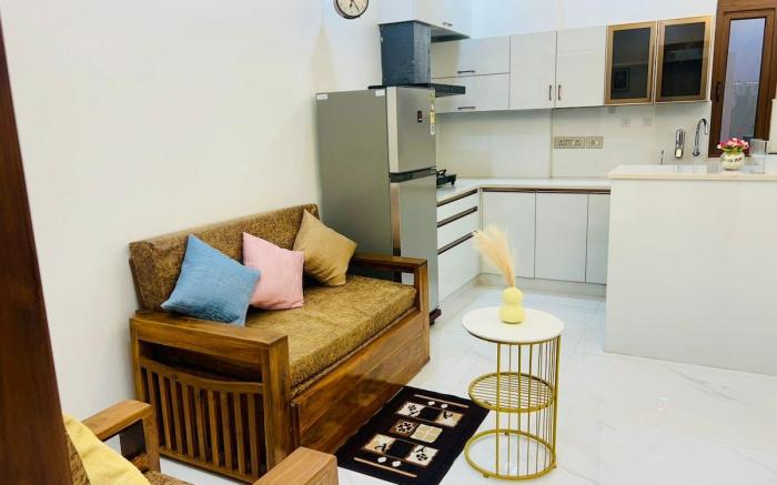 Private Luxury 1 BHK | AC | 2 bath | Brookfield