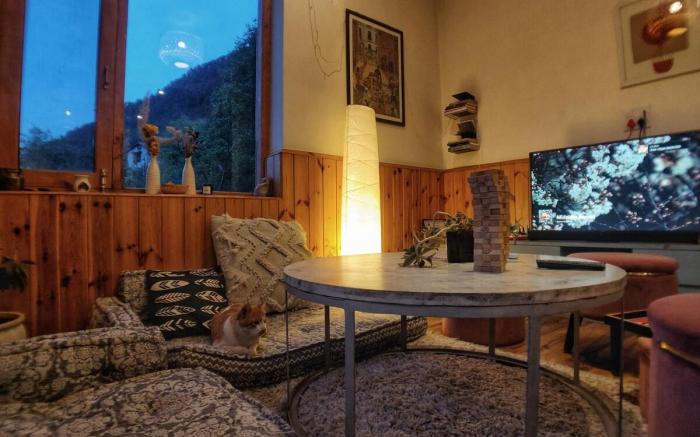 Sunset Wooded Attic Suite in Tra - A Boutique Stay