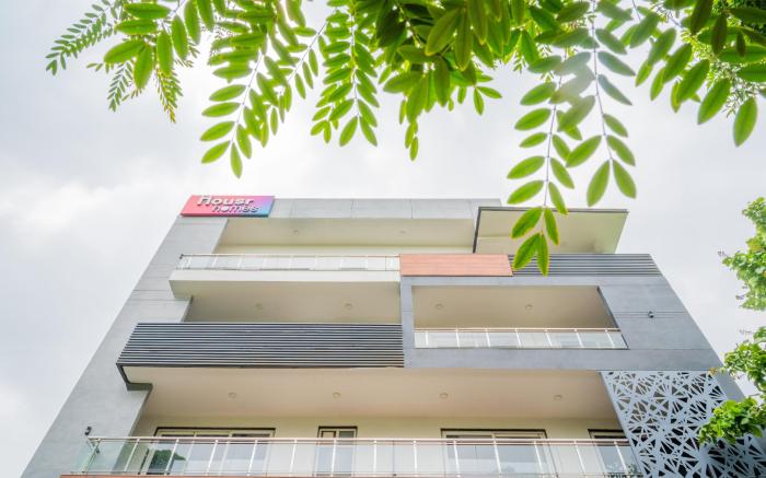 Housr 1RK & 1BHK Apartment Sector 28 Near Galleria Market 