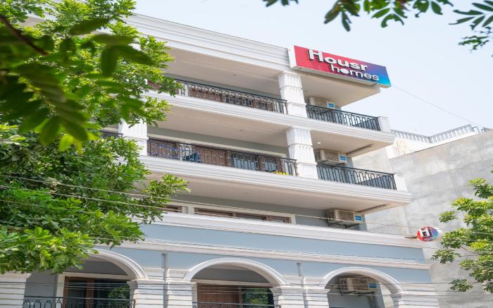 Housr 1 RK Apartment Sec 28 Gurgaon Near Mega Mall