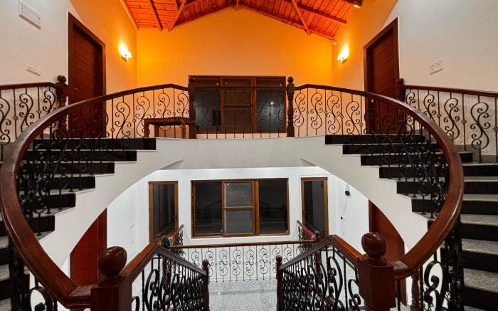HILLS CROWN - Key Shree Bhawan