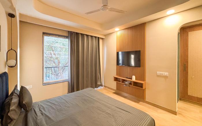 Housr 1 BHK Apartment Sector 42 Gurgaon Near Two Horizon Centre 