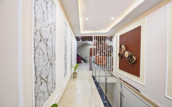 FabHotel Regal, Sector 78