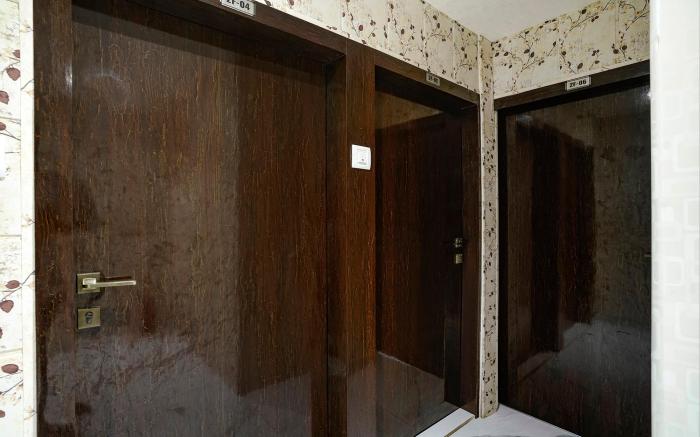 FabHotel Hans Residency, Andheri West