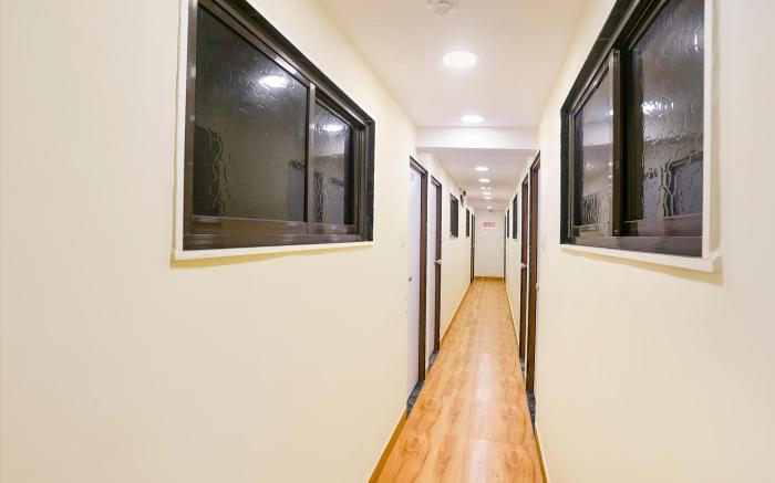 FabHotel Metro Galaxy Inn, Goregaon West