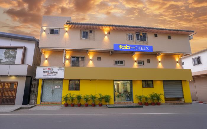 FabHotel Metro Galaxy Inn
