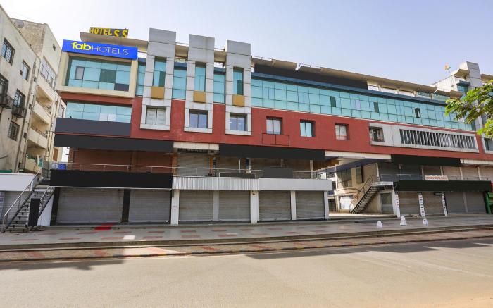 FabHotel S.S - Opp. Vishwakarma Engineering College