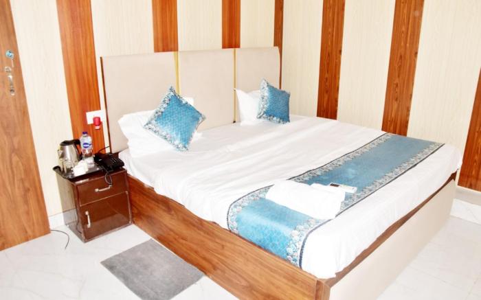 Goroomgo Ramayana Grand Hotel Ayodhya