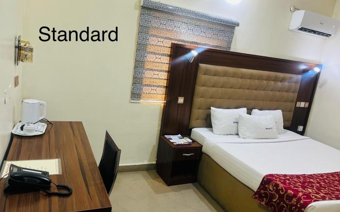 PARRIS ROYAL HOTEL